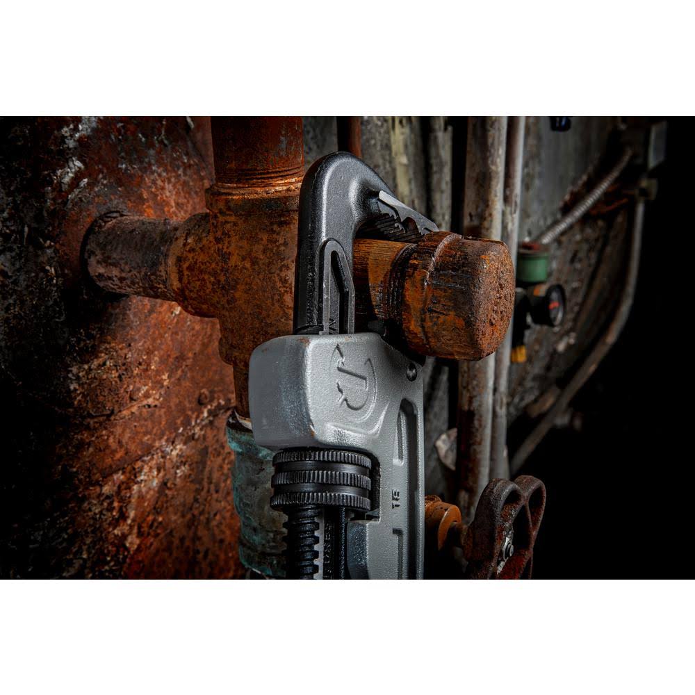 18x22 Aluminum Jaw Pipe Wrench B571