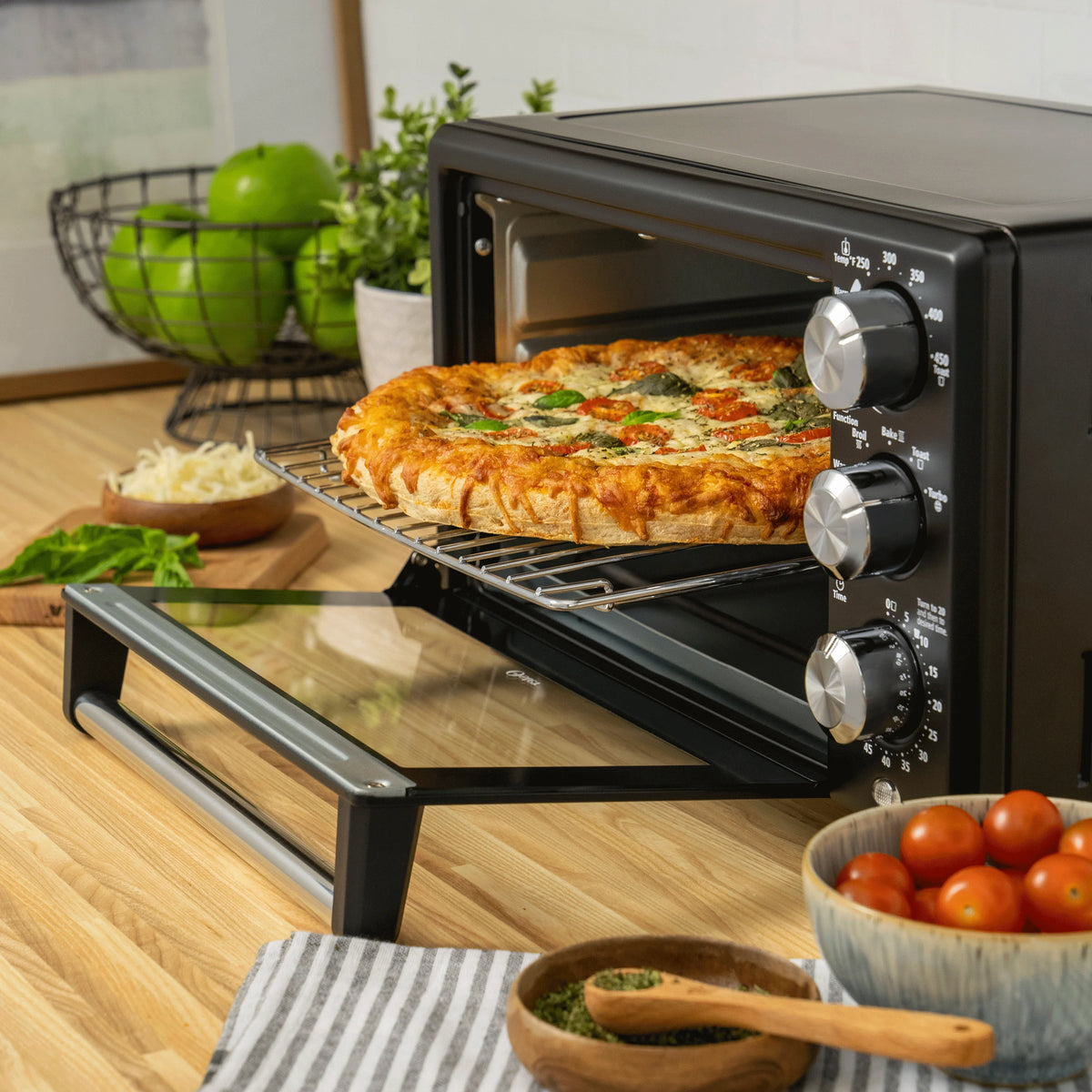 4-Slice Convection Toaster Oven, Matte Black D485