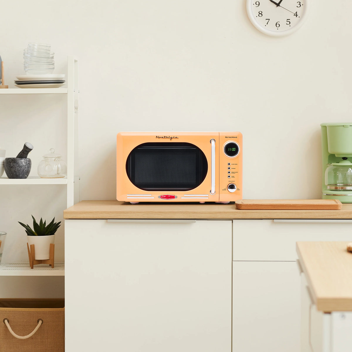 0.7 Cubic Foot 700-Watt Countertop Microwave Oven H545331