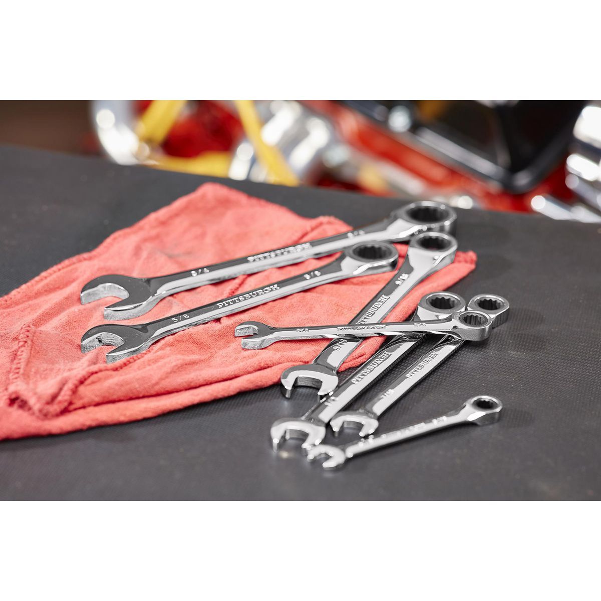 7-Piece SAE Ratcheting Combination Wrench Set A995238
