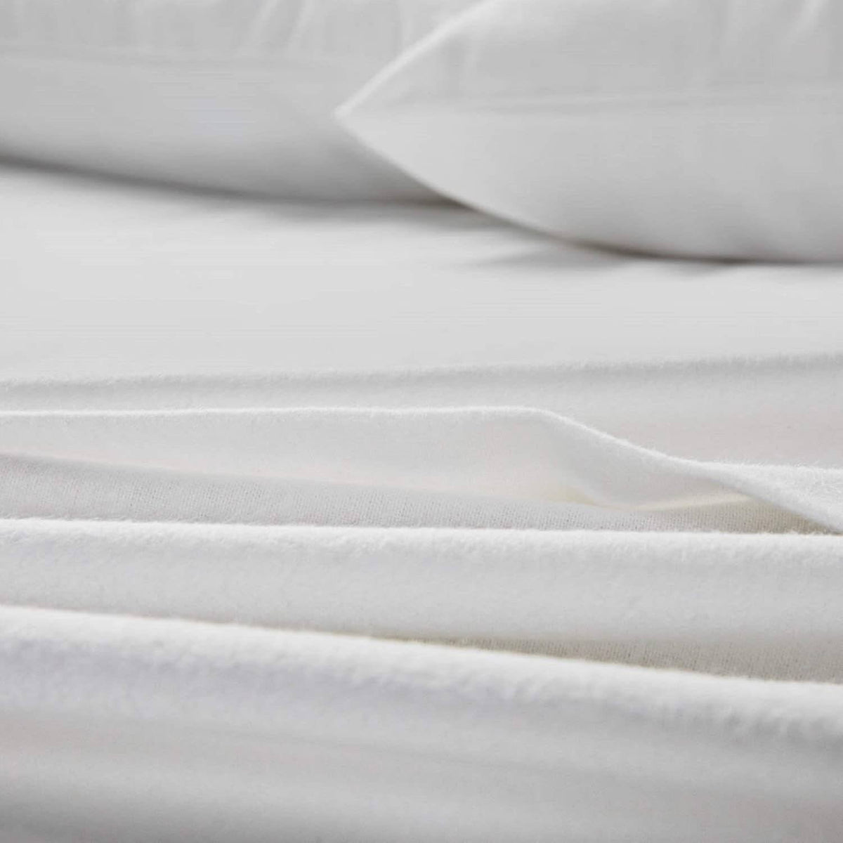 Portuguese Flannel Sheet Set California King White J46389