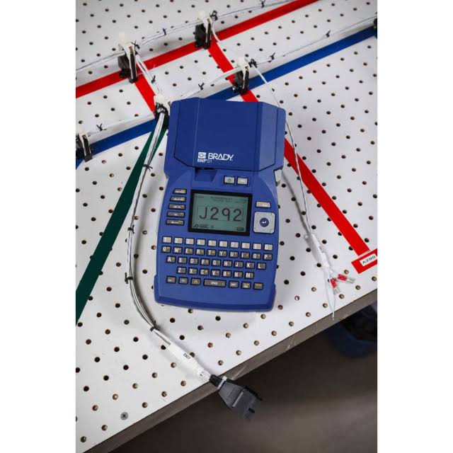 BMP51 Label Maker Starter Kit Y2227