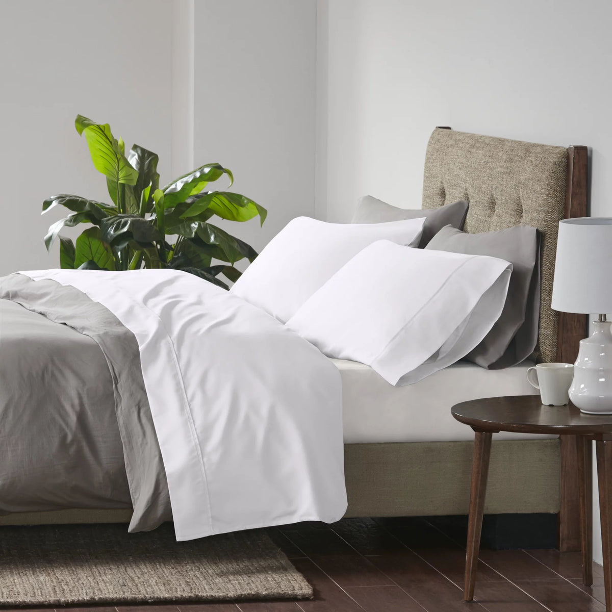 White 600 Thread Count Cotton Blend 4 PC Queen Sheet Set D422
